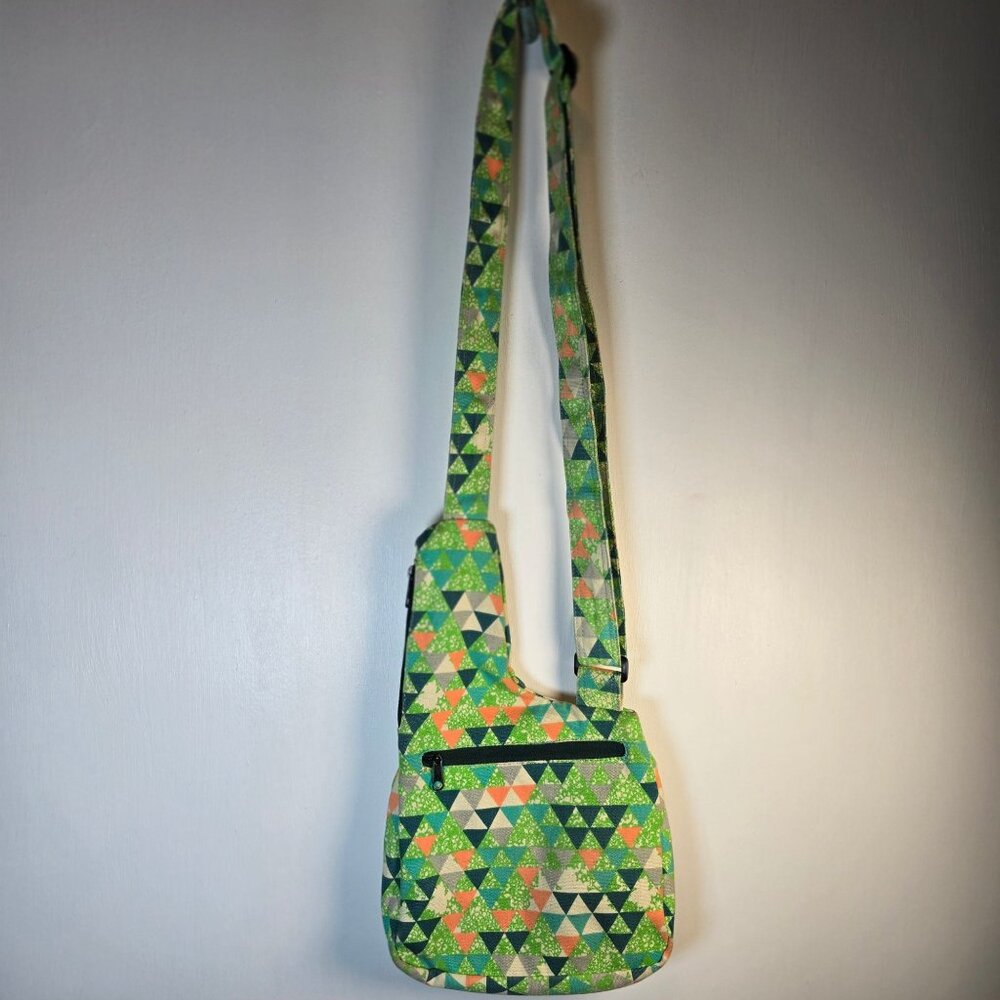 Kavu Seattle Sling Purse Triangle Green Crossbody Hikers Bag Retired - Picture 4 of 5